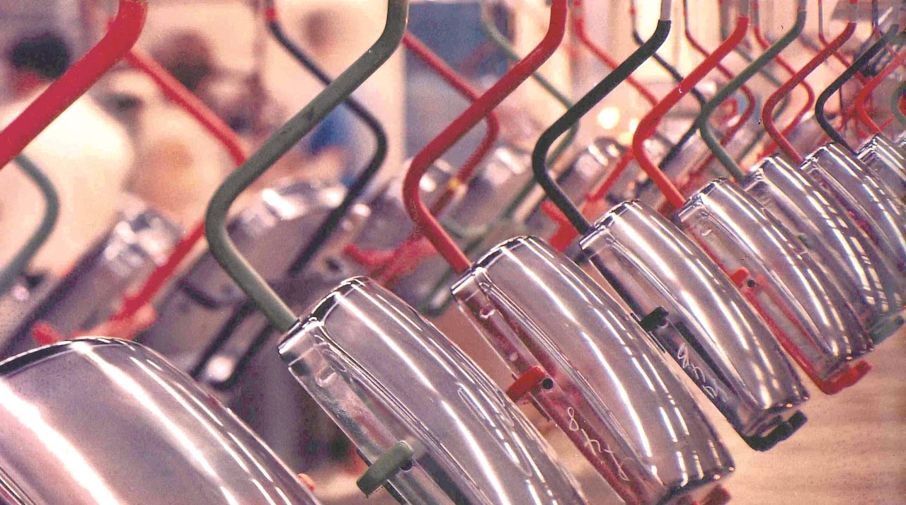 [百年老店] 賈伯斯的一通電話讓它一戰成名：康寧做客戶問題的解答首選